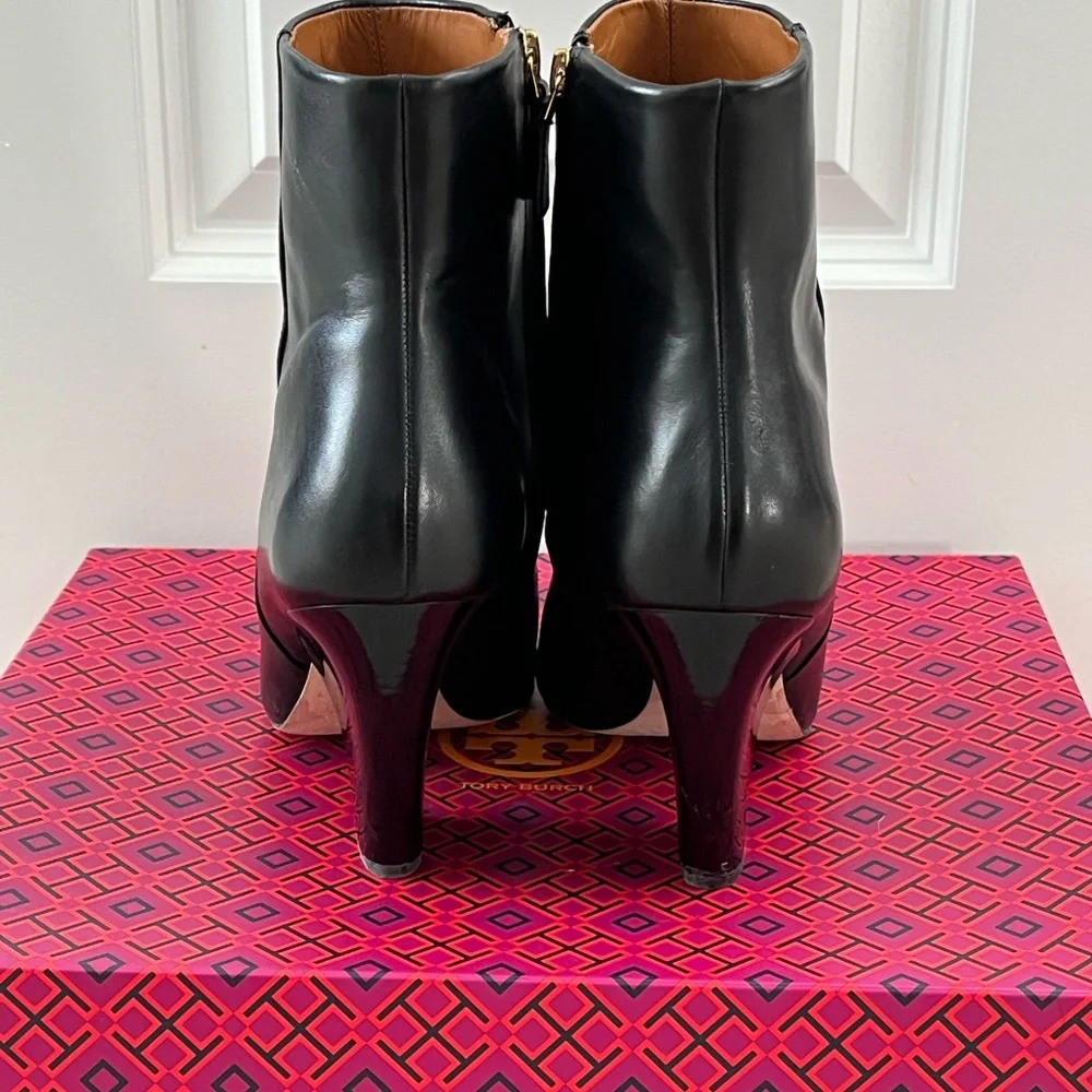 Tory Burch LILA 90MM Zip Up Ankle Bootie
Calf Leather - Picture 9 of 16